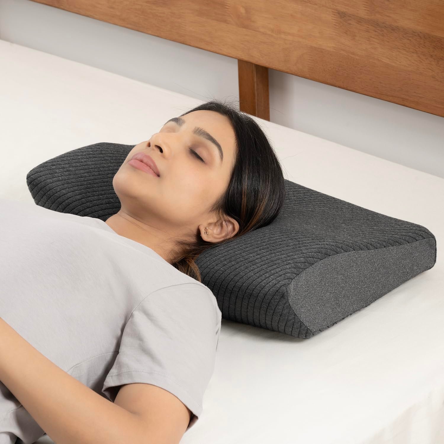 Wakefit light grey orthopedic cervical memory foam pillow
